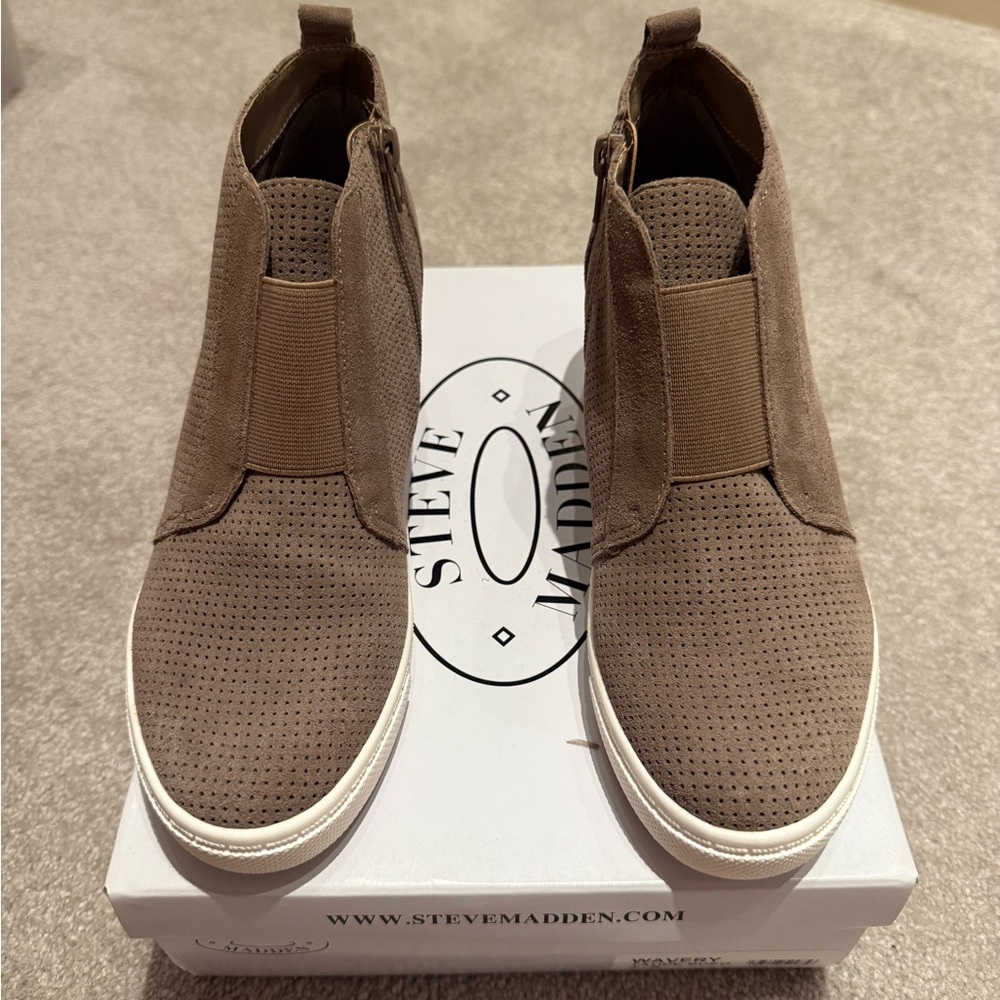 Steve Madden Brown Athletic Shoes